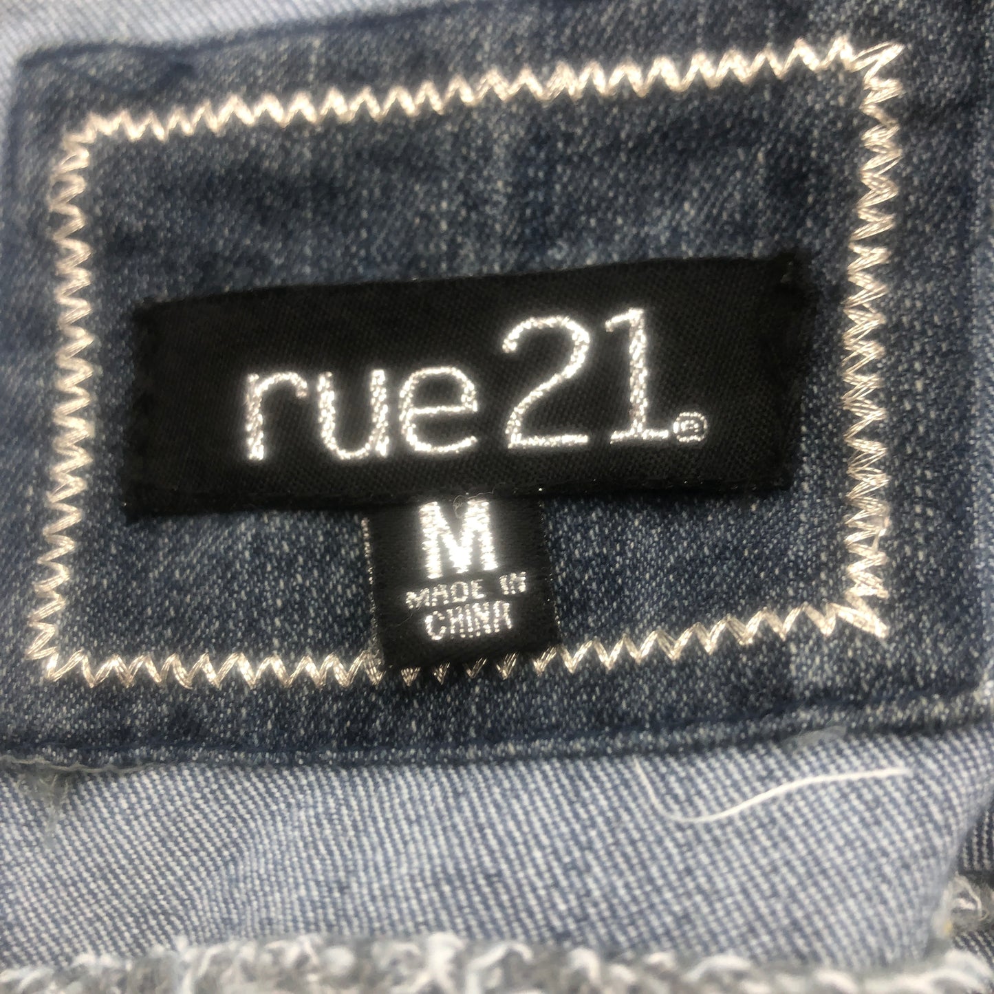 Up Cycled Jean Jacket Size M, One of a Kind Embroidery Design, Vintage Denim, Hand Embroidered Art Work, Size Medium Jacket,