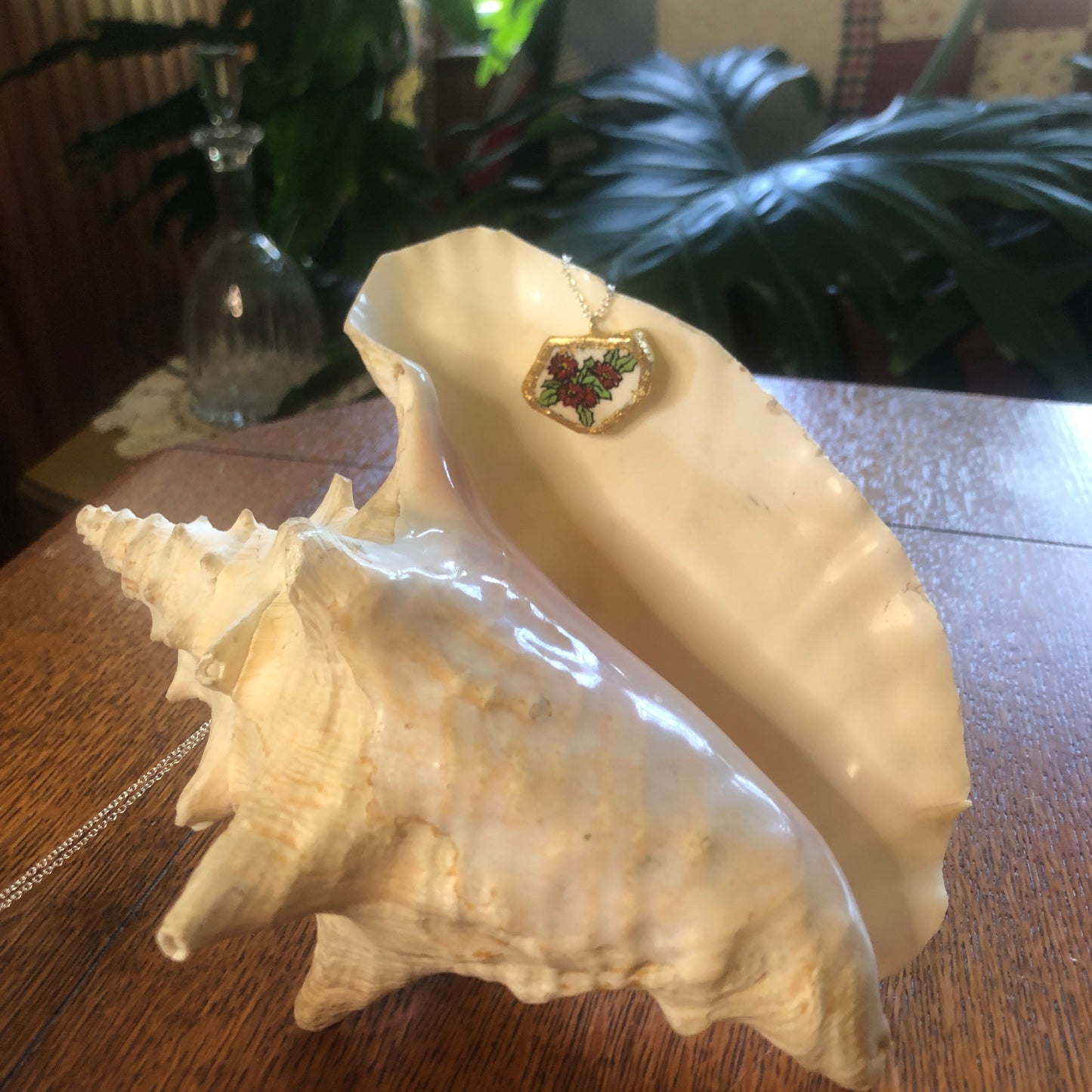 Broken Pottery Artisan Made Poinsettia Pendant Florida Collectors Plate Handcrafted Necklace 1.25in x 1in