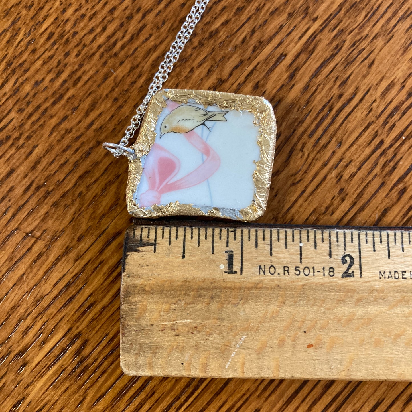 Broken Pottery Artisan Made Robin Pendant Wedgwood Peter Rabbit Collector Plate Handcrafted Necklace 1 1/8 in x 1.25 in