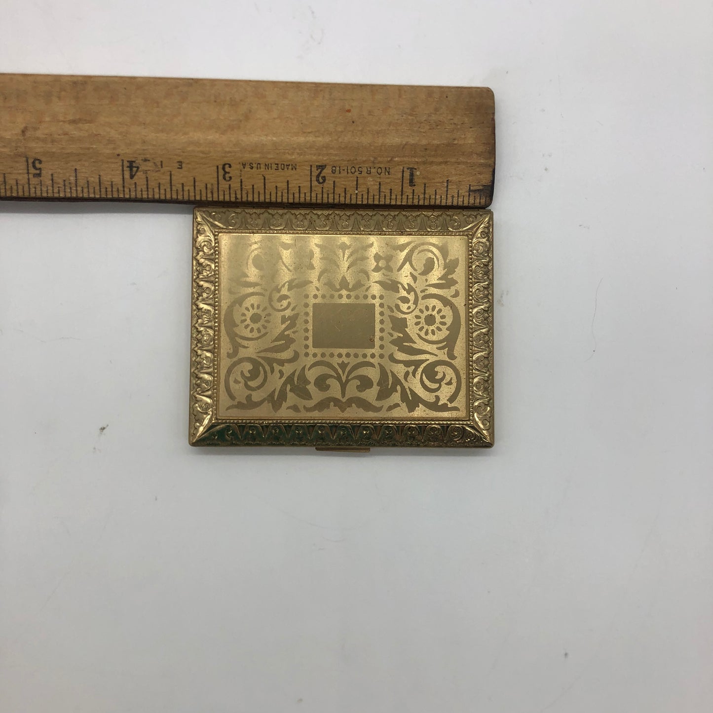 Richard Hudnut Compact