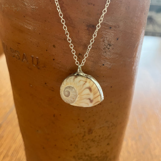 Sea Sell Artisan Made Pendant Handcrafted Sea Shell Necklace 3/4 in x 1/2 in
