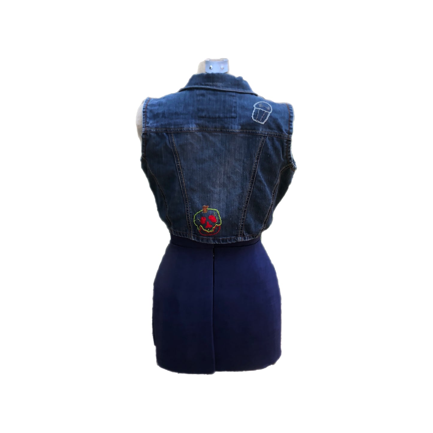 Up Cycled Jean Jacket Size M, One of a Kind Embroidery Design, Vintage Denim, Hand Embroidered Art Work, Size Medium Jacket,