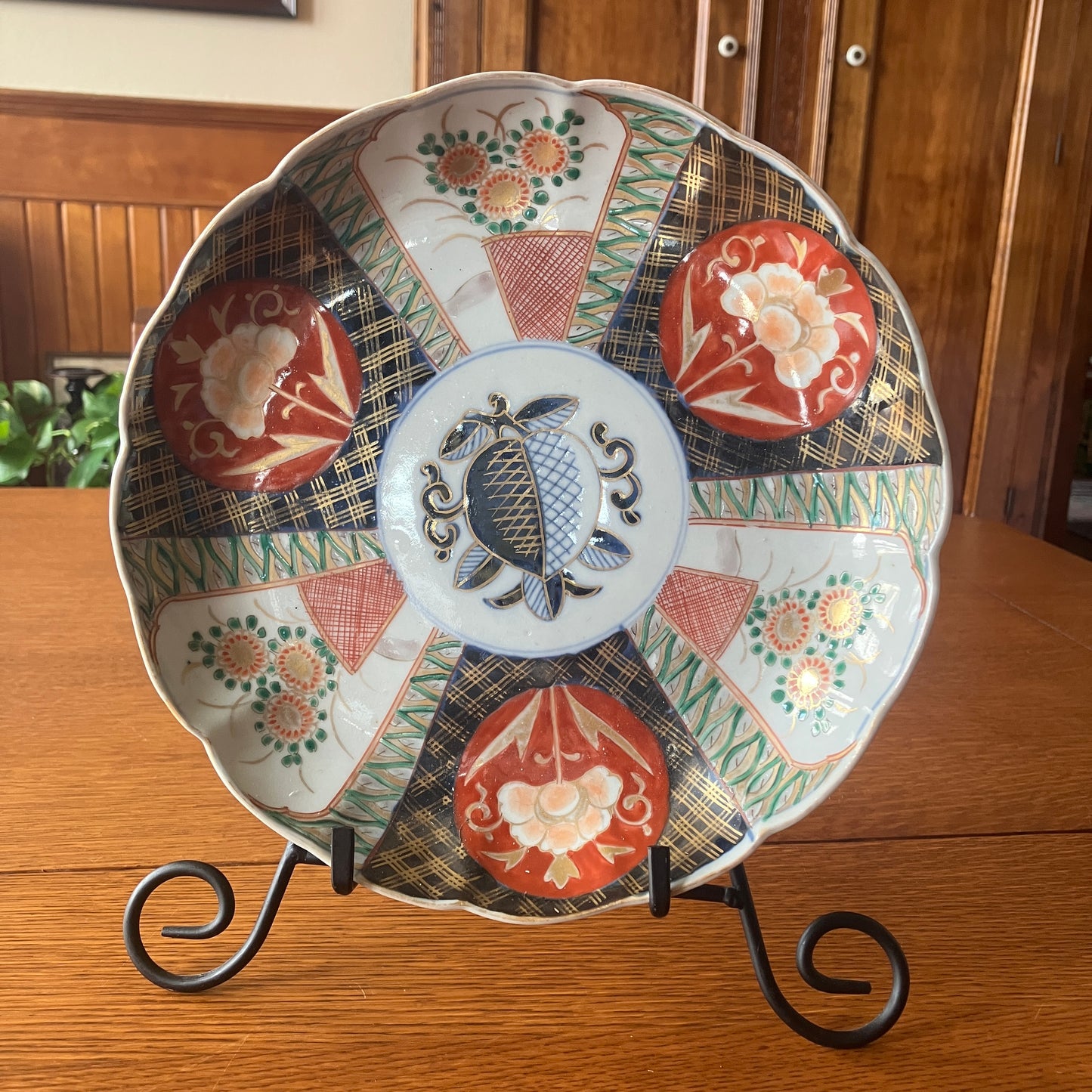 Vintage Japanese Imari Style 9.5" Scalloped Plate - Fuku Mark Porcelain