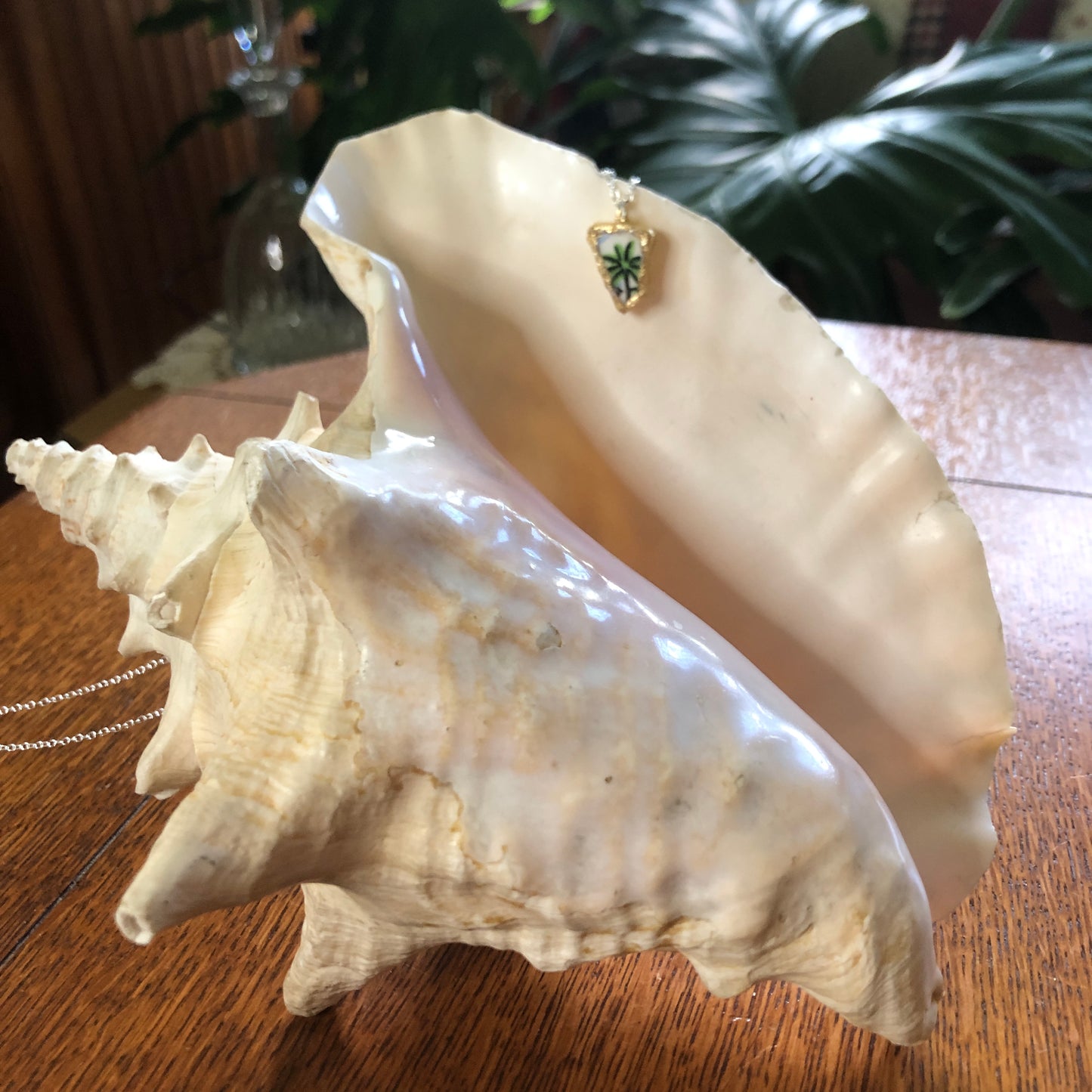 Broken Pottery Artisan Made Palm Tree Pendant Florida Collectors Plate Handcrafted Necklace 1/2in x 5/8in