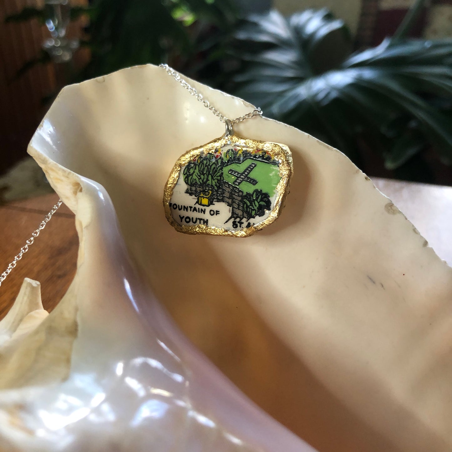 Broken Pottery Artisan Made Fountain Of Youth Pendant Florida Collectors Plate Handcrafted Necklace 1 3/8in x 1in