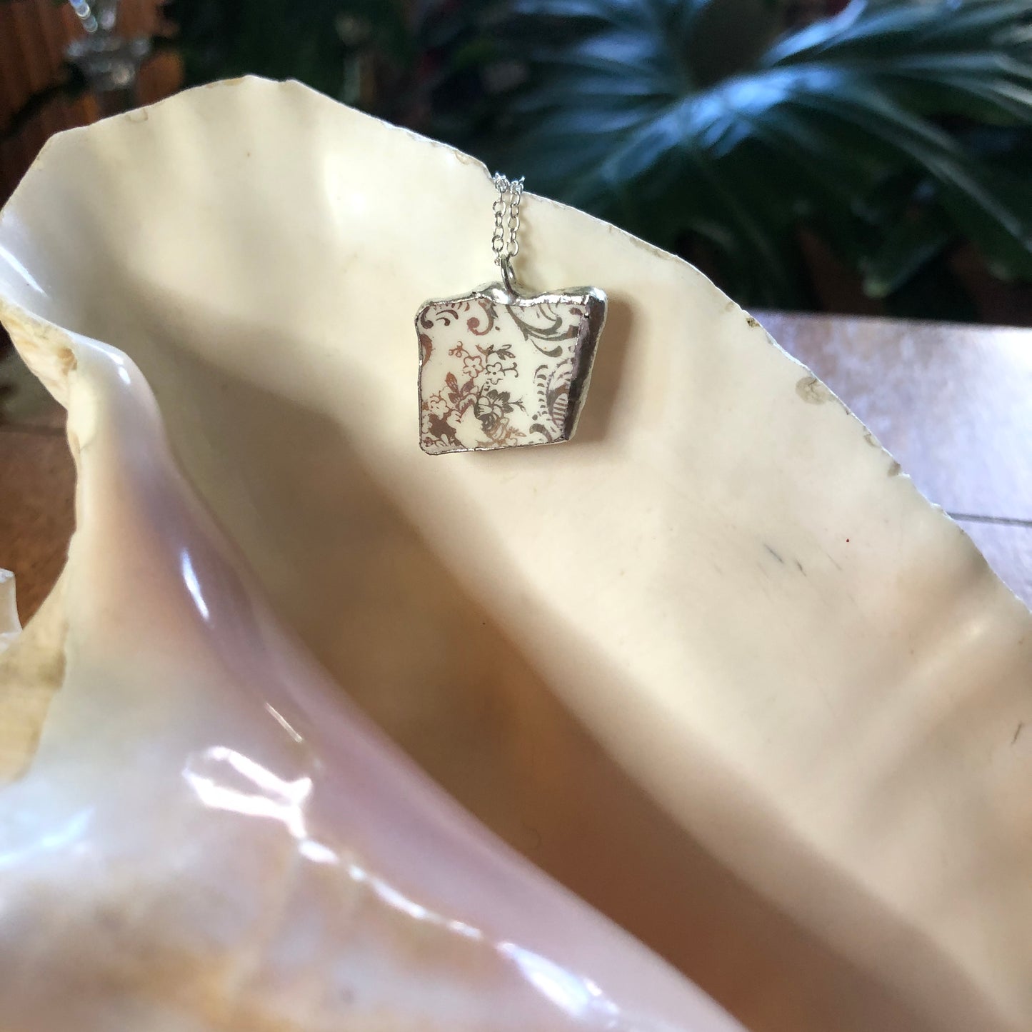 Broken Pottery Artisan Made Floral Pendant Unbranded Plate Handcrafted Necklace 7/8in x 3/4in