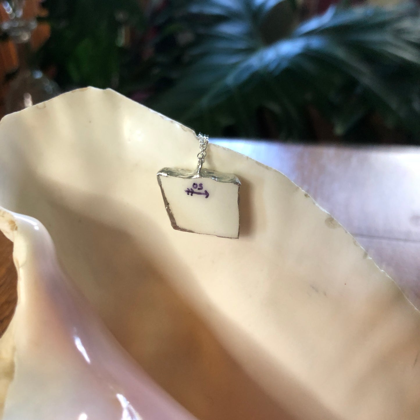 Broken Pottery Artisan Made Floral Pendant Unbranded Plate Handcrafted Necklace 7/8in x 3/4in