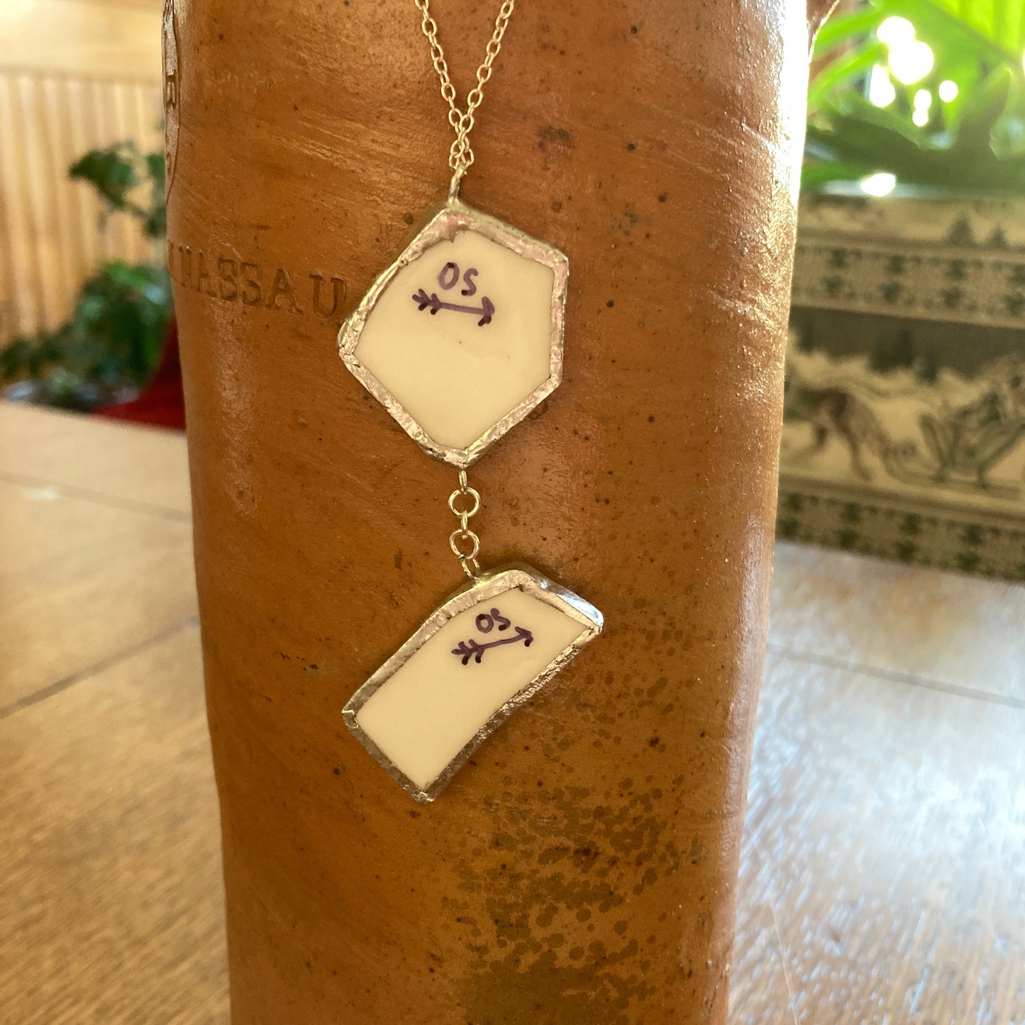 Broken Pottery Artisan Made Pendant Royal Kent Mouse Plate Handcrafted Necklace 1 in x 3 in
