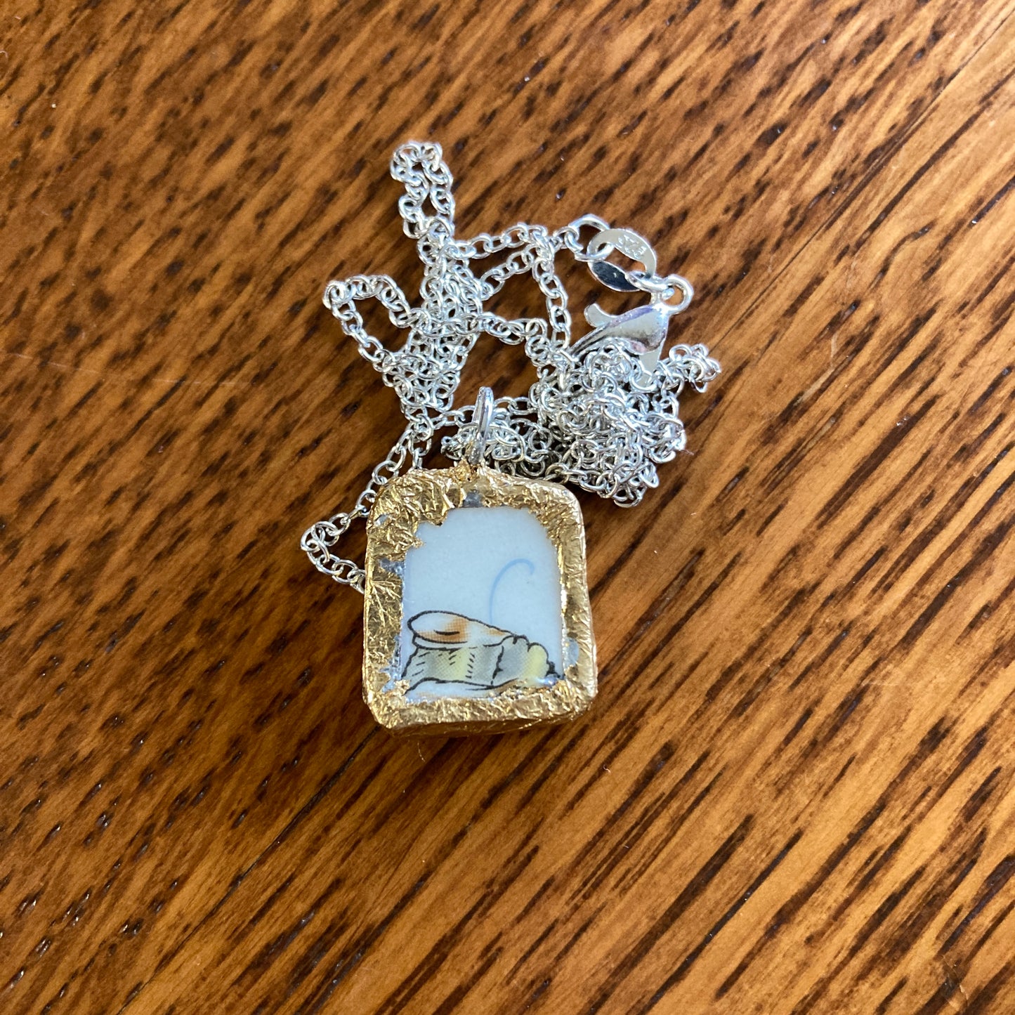 Broken Pottery Artisan Made Bee Pendant Wedgwood Peter Rabbit Collector Plate Handcrafted Necklace 5/8 in x 5/8 in