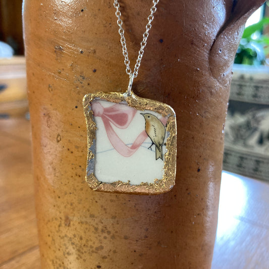 Broken Pottery Artisan Made Robin Pendant Wedgwood Peter Rabbit Collector Plate Handcrafted Necklace 1 1/8 in x 1.25 in