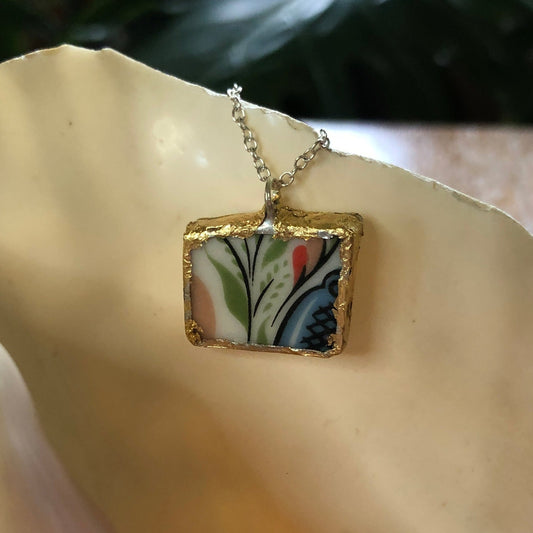 Broken Pottery Artisan Made Pendant Rosemaling Unbranded Plate Handcrafted Necklace 7/8in x 5/8in