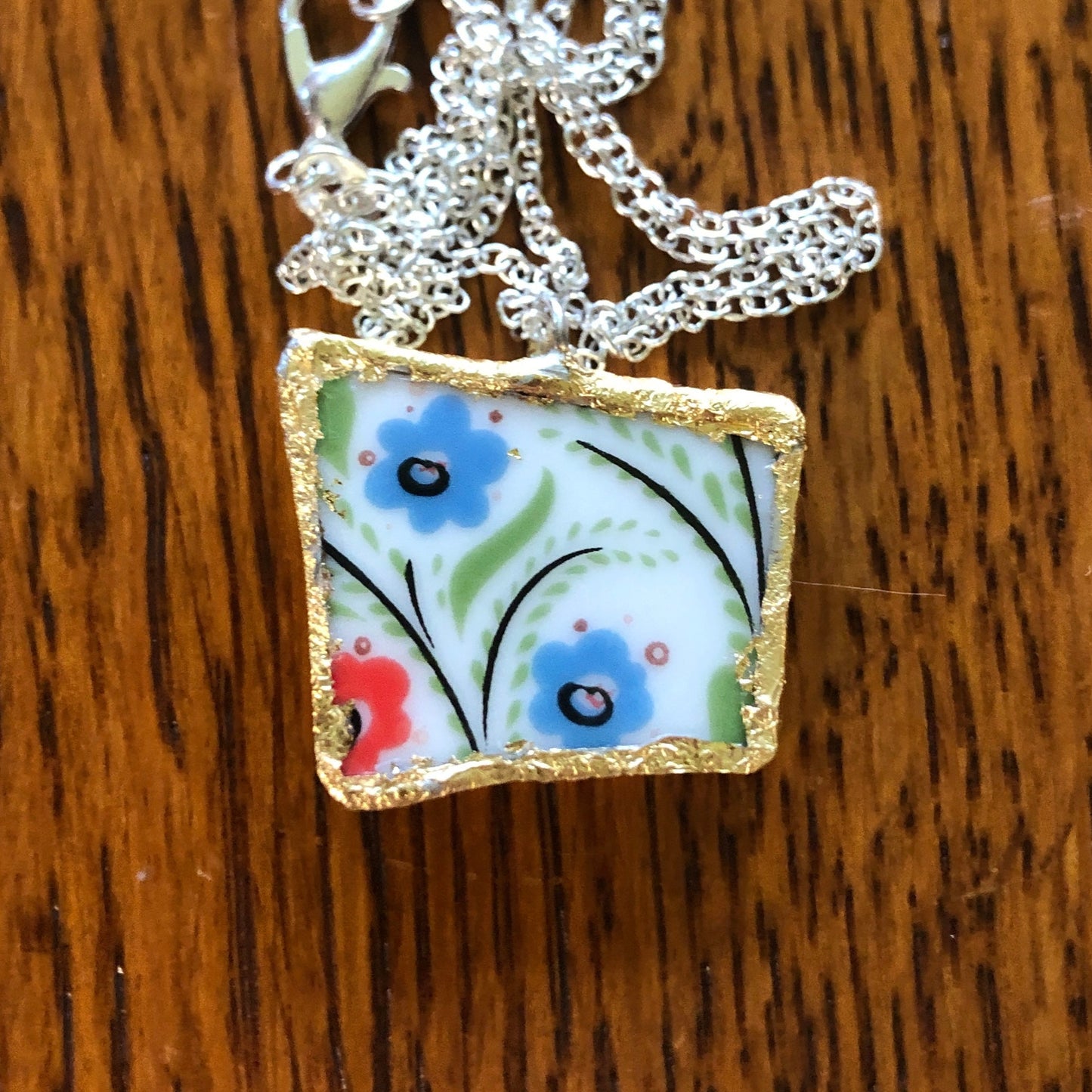 Broken Pottery Artisan Made Pendant Rosemaling Unbranded Plate Handcrafted Necklace 1in x 7/8in
