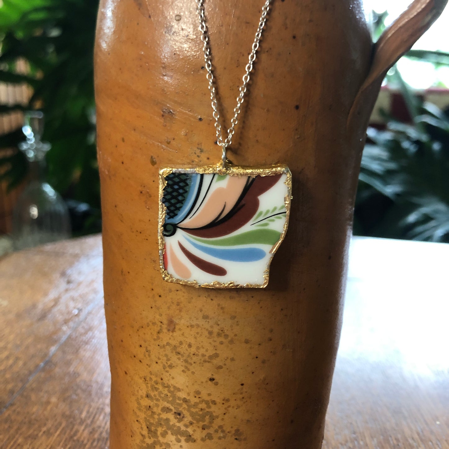 Broken Pottery Artisan Made Pendant Rosemaling Unbranded Plate Handcrafted Necklace 1 3/8in x 1.25in