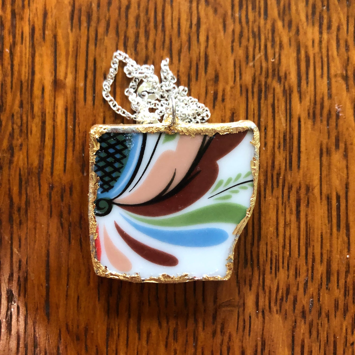 Broken Pottery Artisan Made Pendant Rosemaling Unbranded Plate Handcrafted Necklace 1 3/8in x 1.25in