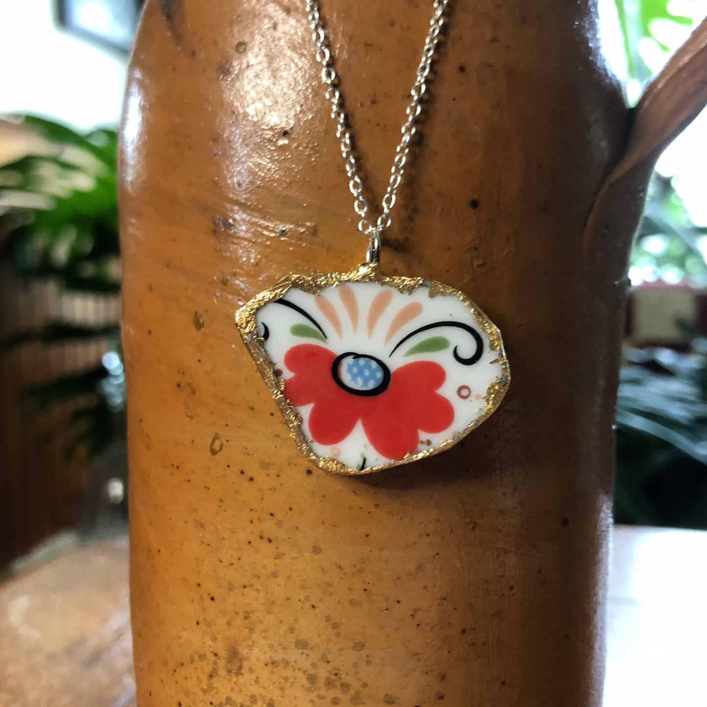 Broken Pottery Artisan Made Pendant Rosemaling Unbranded Plate Handcrafted Necklace 1 3/8in x 1in