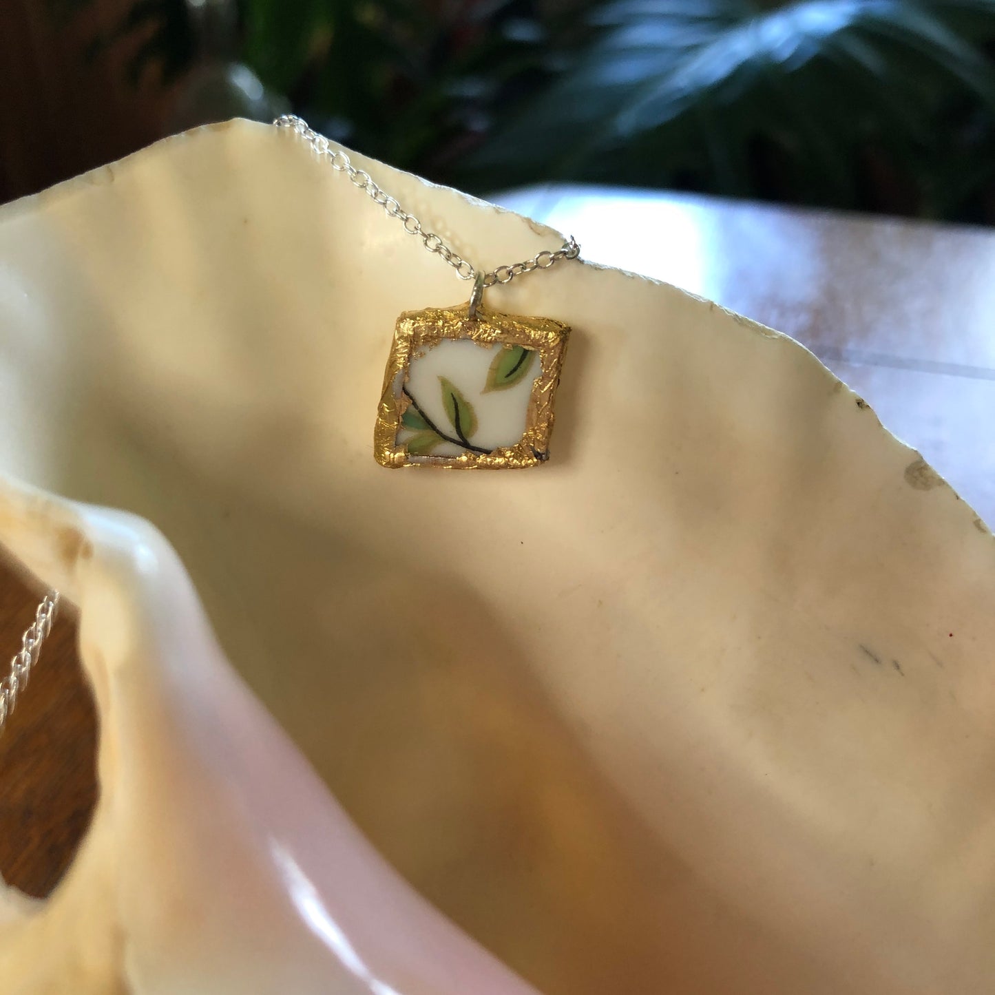 Broken Pottery Artisan Made Pendant Aladdin Fine China Fantasia Occupied Japan Plate Handcrafted Necklace 3/4in x 5/8in