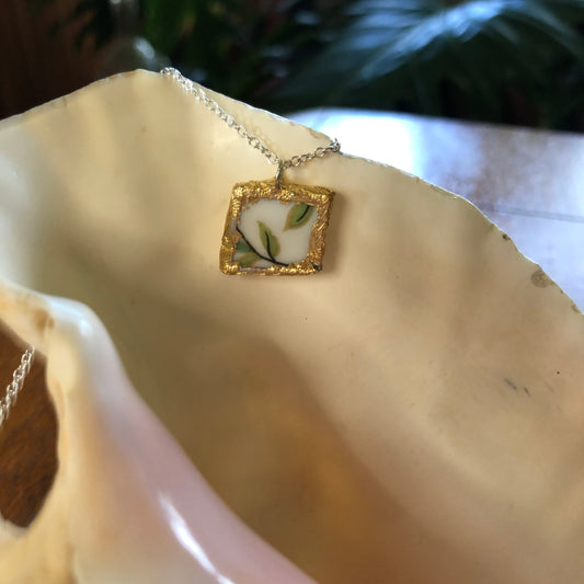 Broken Pottery Artisan Made Pendant Aladdin Fine China Fantasia Occupied Japan Plate Handcrafted Necklace 3/4in x 5/8in