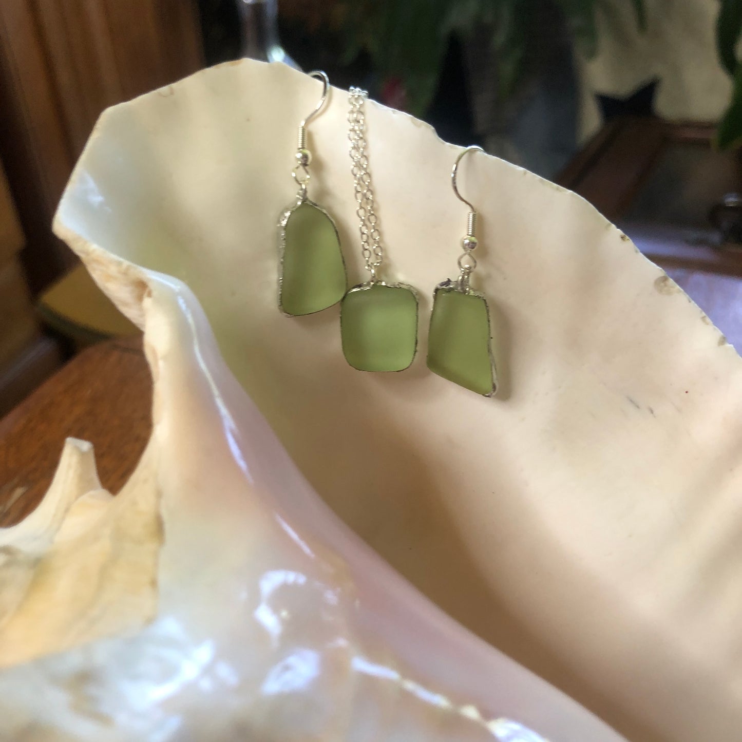 Erie Glass Artisan Made Pendent And Earrings Green Uranium Glass Glow Glass Handcrafted Jewelry Set
