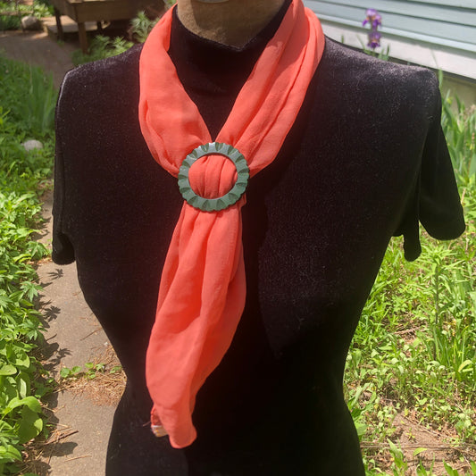 Green Flower Buckle Scarf Holder