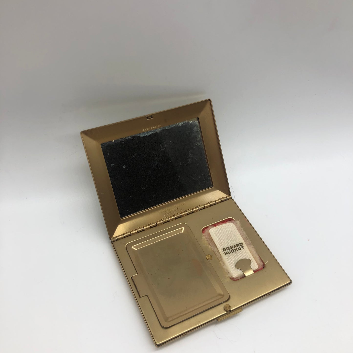 Richard Hudnut Compact